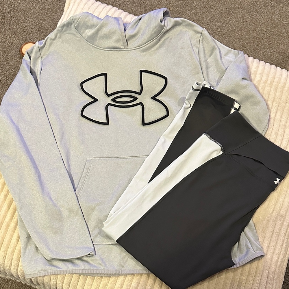 Women’s Under Armour Light Gray Hoodie and Dark Gray Leggings